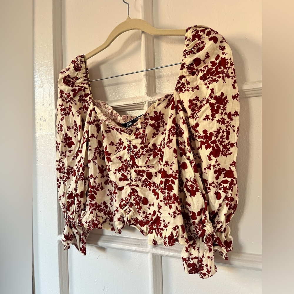 Zara Red and Cream Floral Viscose Linen Cropped Blouse